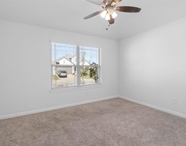 1105 Faringdon Drive - Photo Thumbnail 11