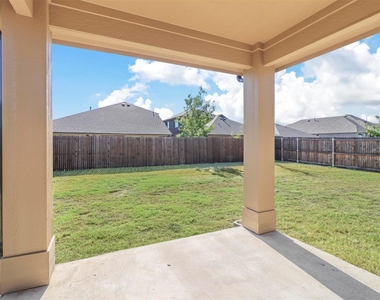 1105 Faringdon Drive - Photo Thumbnail 15