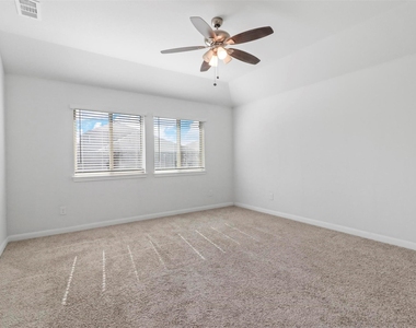 1105 Faringdon Drive - Photo Thumbnail 8