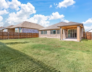1105 Faringdon Drive - Photo Thumbnail 16