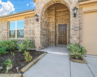 1105 Faringdon Drive - Photo Thumbnail 1