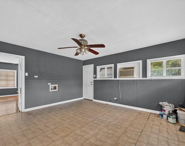 1211 S Montclair Avenue - Photo Thumbnail 12
