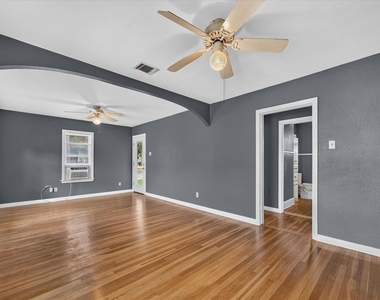 1211 S Montclair Avenue - Photo Thumbnail 7