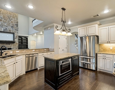 2144 Cross Creek Drive - Photo Thumbnail 15