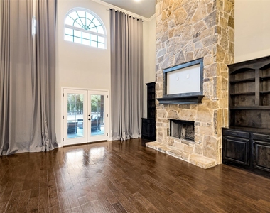 2144 Cross Creek Drive - Photo Thumbnail 11