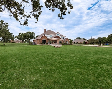 2144 Cross Creek Drive - Photo Thumbnail 4