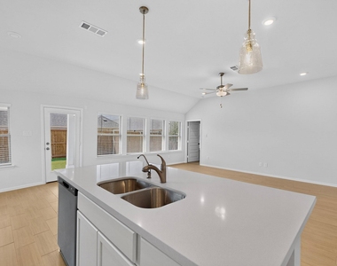 13052 Sandstone Street - Photo Thumbnail 12