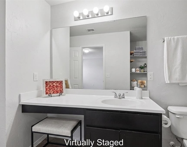 1007 N Deer Court Way - Photo Thumbnail 4