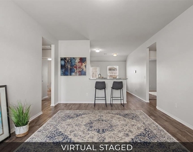 1007 N Deer Court Way - Photo Thumbnail 2