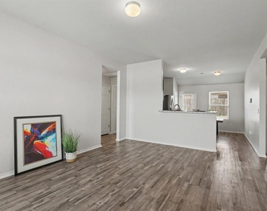 1007 N Deer Court Way - Photo Thumbnail 9