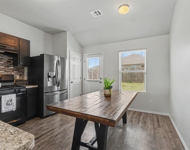1007 N Deer Court Way - Photo Thumbnail 14