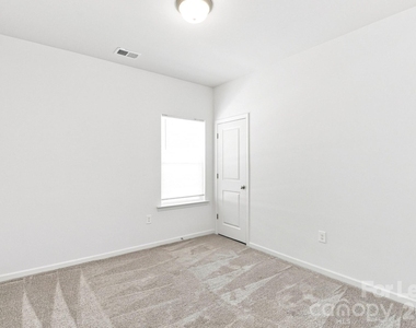 406 Killian Avenue - Photo Thumbnail 9