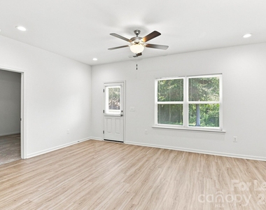 406 Killian Avenue - Photo Thumbnail 5
