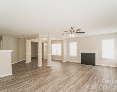 5930 Brookfield Pointe Drive - Photo Thumbnail 5