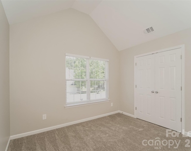 5930 Brookfield Pointe Drive - Photo Thumbnail 11