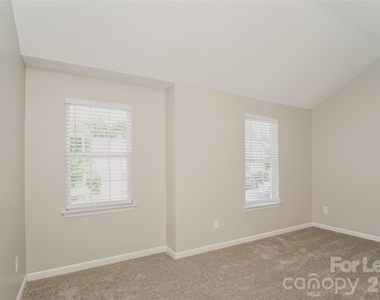 5930 Brookfield Pointe Drive - Photo Thumbnail 10