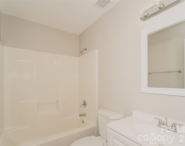 5930 Brookfield Pointe Drive - Photo Thumbnail 12