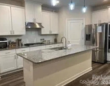 135 Emmett Drive - Photo Thumbnail 9