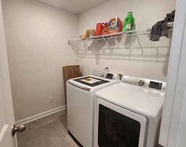 406 Cranford Drive - Photo Thumbnail 3