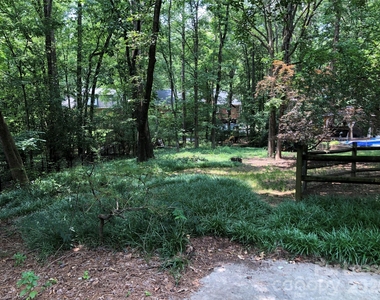 823 Tadlock Place - Photo Thumbnail 2