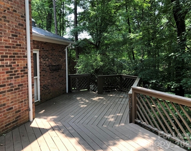 823 Tadlock Place - Photo Thumbnail 5