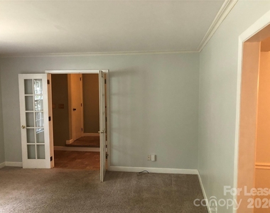 823 Tadlock Place - Photo Thumbnail 18