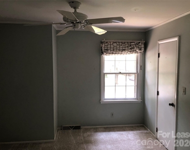 823 Tadlock Place - Photo Thumbnail 35