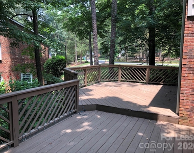 823 Tadlock Place - Photo Thumbnail 4