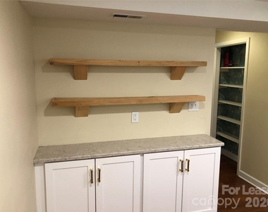 823 Tadlock Place - Photo Thumbnail 12