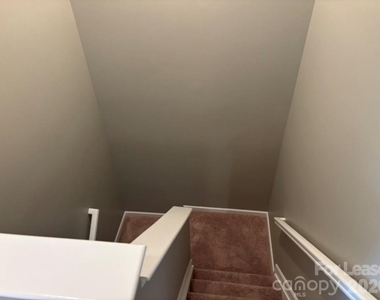 18 Sharpstone Lane - Photo Thumbnail 16