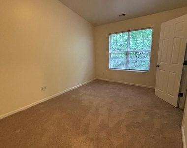 18 Sharpstone Lane - Photo Thumbnail 5