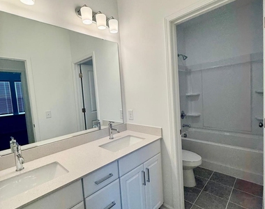 206 Silver Fleet Drive - Photo Thumbnail 20
