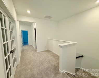 206 Silver Fleet Drive - Photo Thumbnail 10