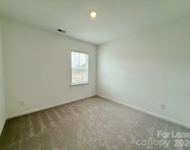 206 Silver Fleet Drive - Photo Thumbnail 15