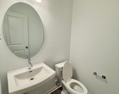 206 Silver Fleet Drive - Photo Thumbnail 9