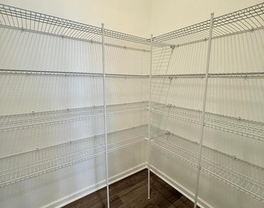 206 Silver Fleet Drive - Photo Thumbnail 4