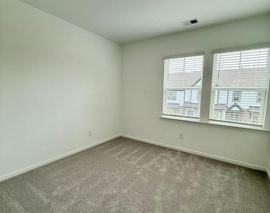 206 Silver Fleet Drive - Photo Thumbnail 17