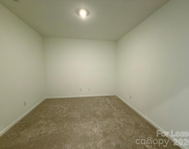 206 Silver Fleet Drive - Photo Thumbnail 11