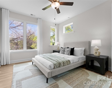3236 Riley Avenue - Photo Thumbnail 3