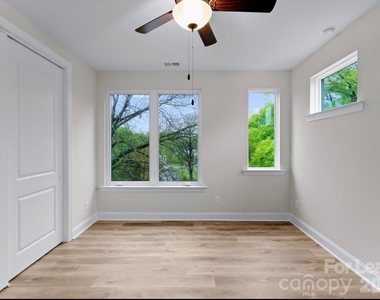 3236 Riley Avenue - Photo Thumbnail 11