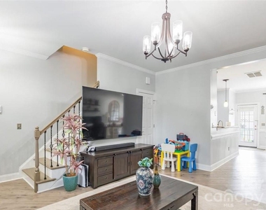 5623 Fetzer Avenue Nw - Photo Thumbnail 3