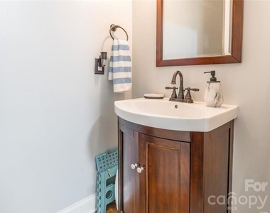 5623 Fetzer Avenue Nw - Photo Thumbnail 5