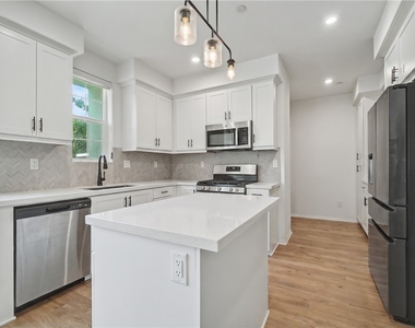 15967 W Preserve Loop - Photo Thumbnail 7