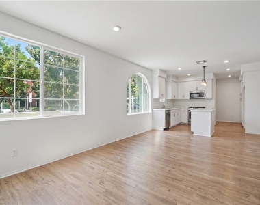 15967 W Preserve Loop - Photo Thumbnail 5