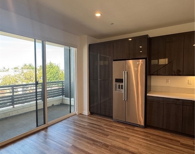 1654 Pomona - Photo Thumbnail 15