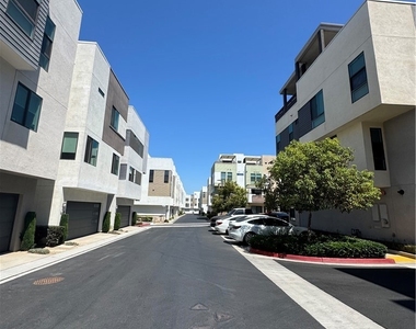 1654 Pomona - Photo Thumbnail 3