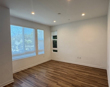1654 Pomona - Photo Thumbnail 10