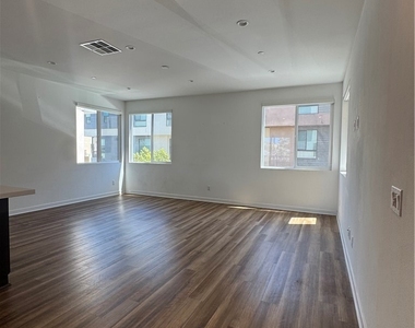 1654 Pomona - Photo Thumbnail 13