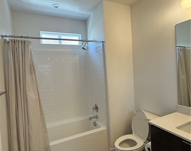 1654 Pomona - Photo Thumbnail 35