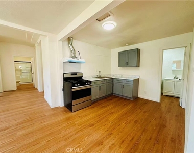 3320 Tenaya Avenue - Photo Thumbnail 7